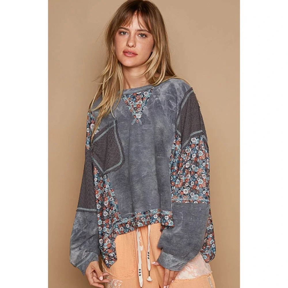 POL Charcoal Floral Mixed Fabric Thermal Top - Picture 8 of 11